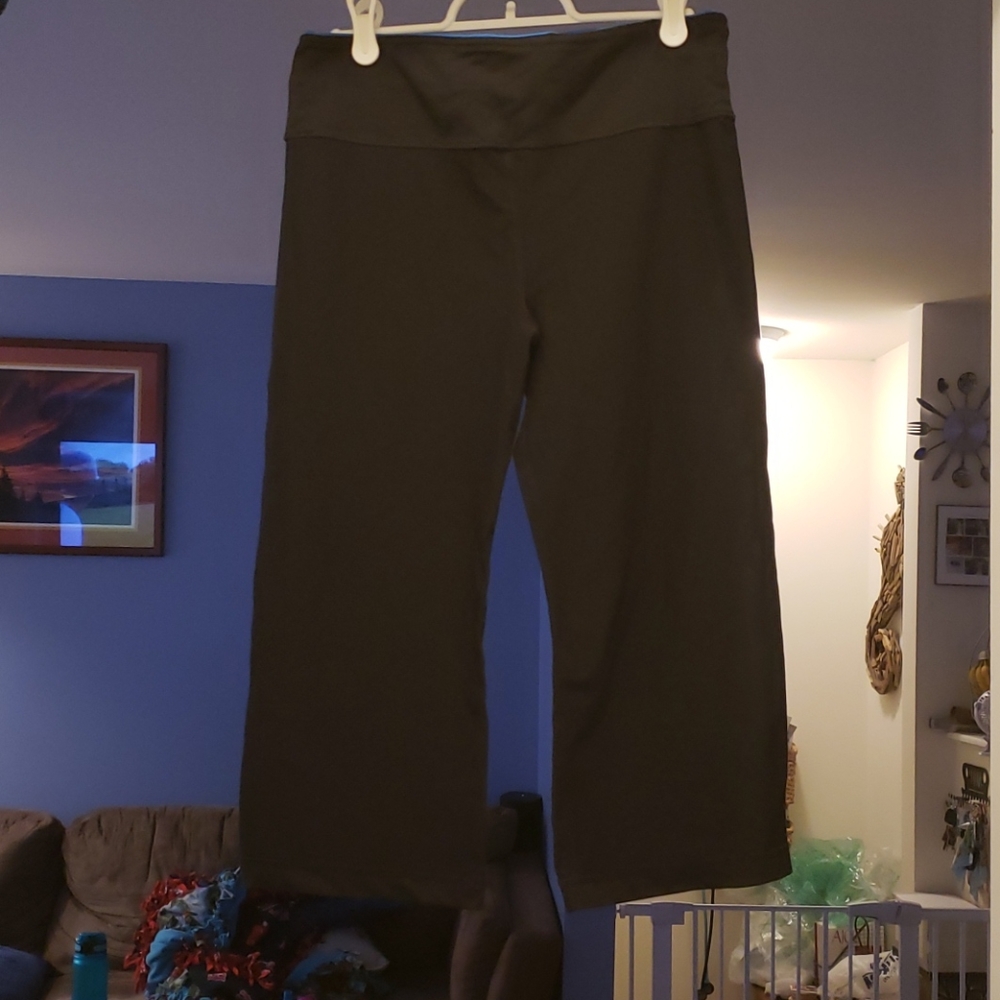 Black Capri Workout Pants S High Rise Athletic Yoga Gym Activewear - Picture 2 of 4